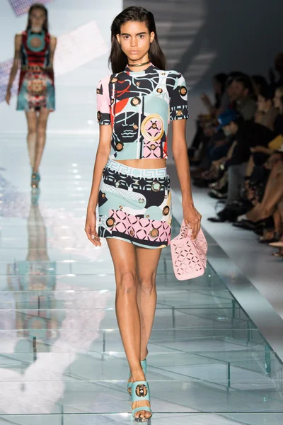 Look 29